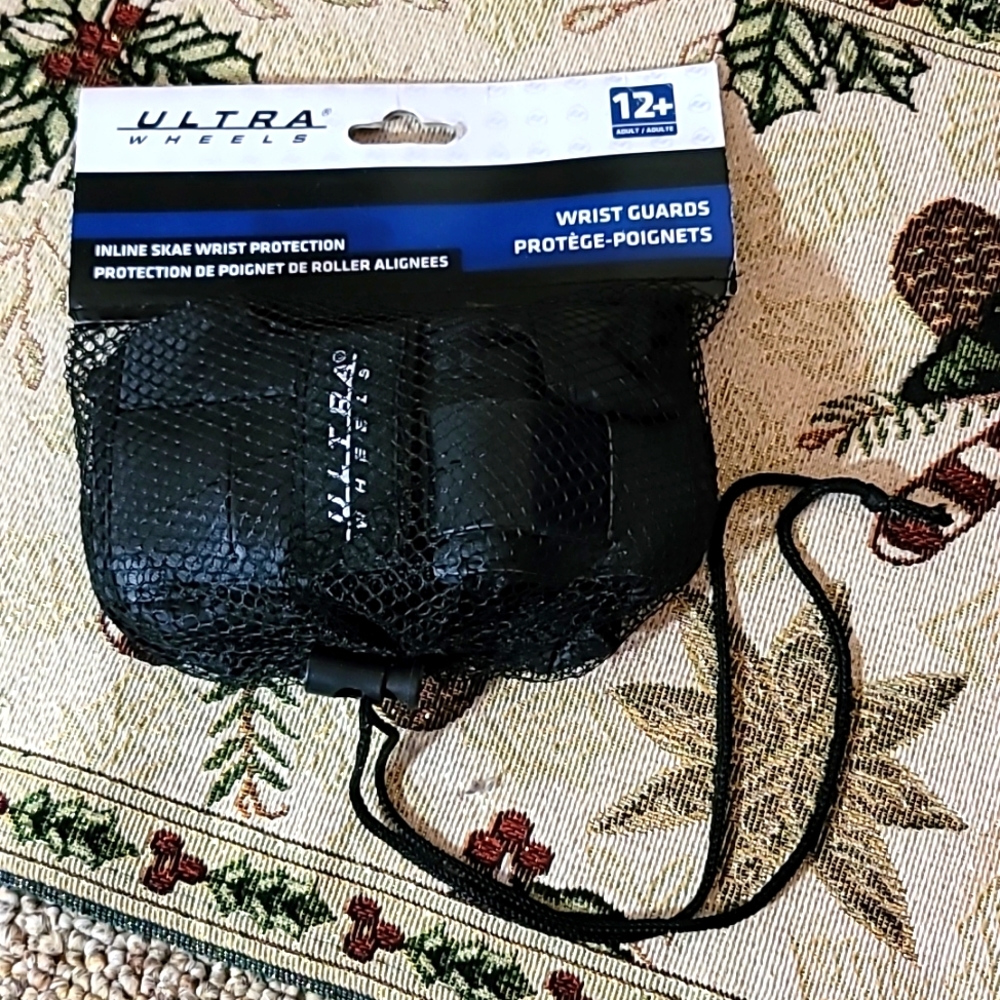 Brand NWT unopened Ultra wheels inline skate wrist Guards Size 12+ up to adult